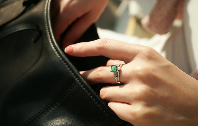 Top 5 Accessories That Elevate Any Look Top 5 Accessories That Elevate Any Look
